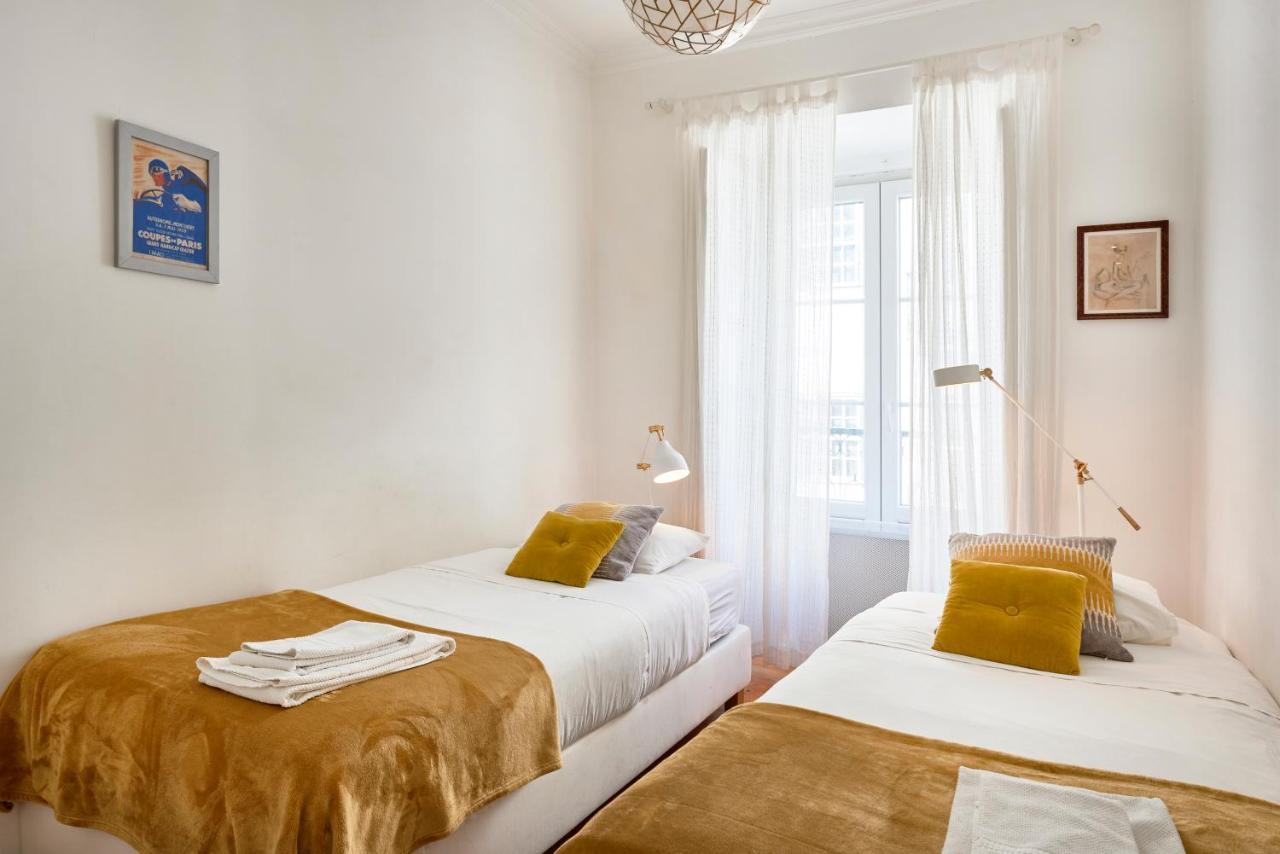 Spacious Bairro Alto Apartment With Courtyard, By Timecooler Lissabon Buitenkant foto