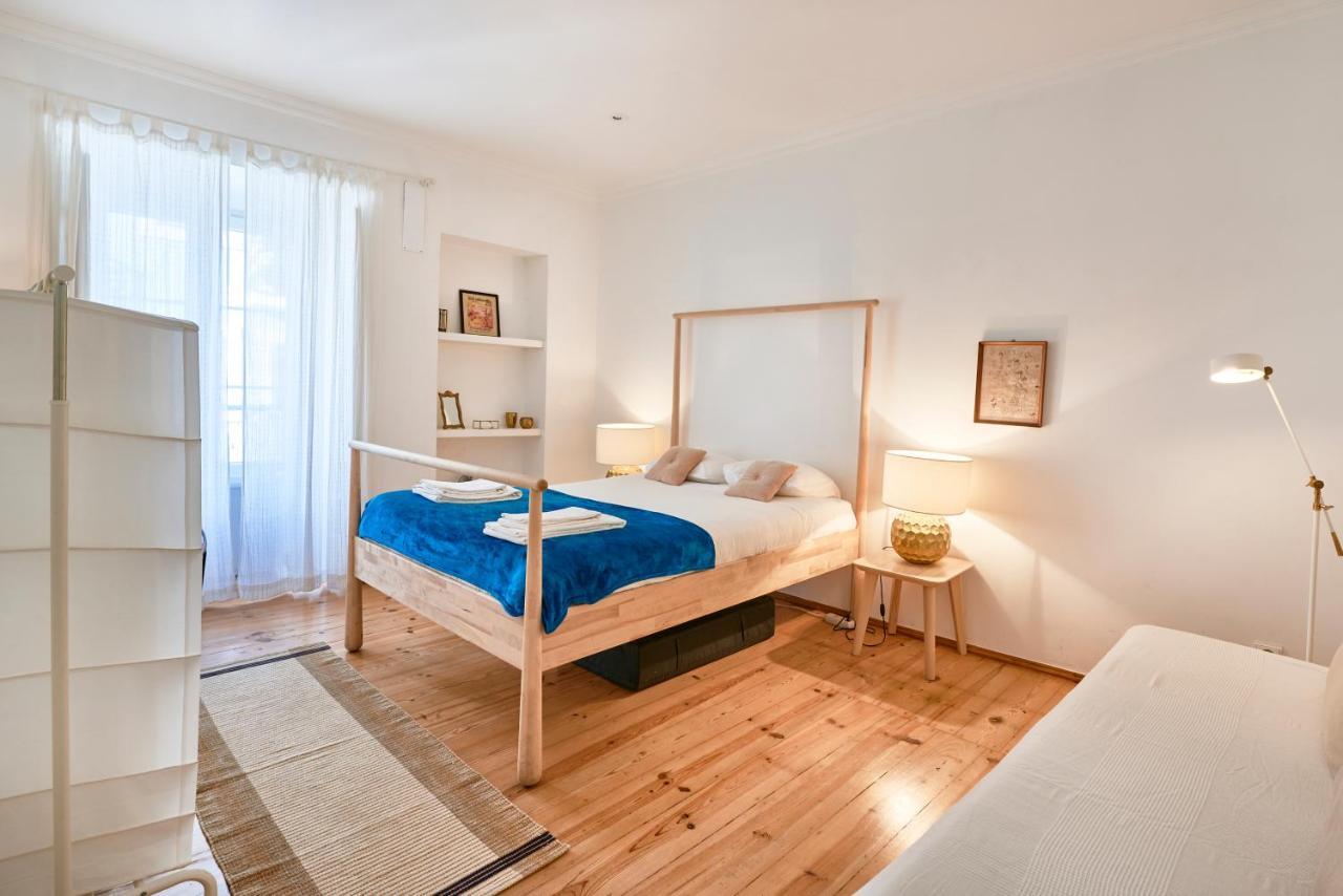 Spacious Bairro Alto Apartment With Courtyard, By Timecooler Lissabon Buitenkant foto