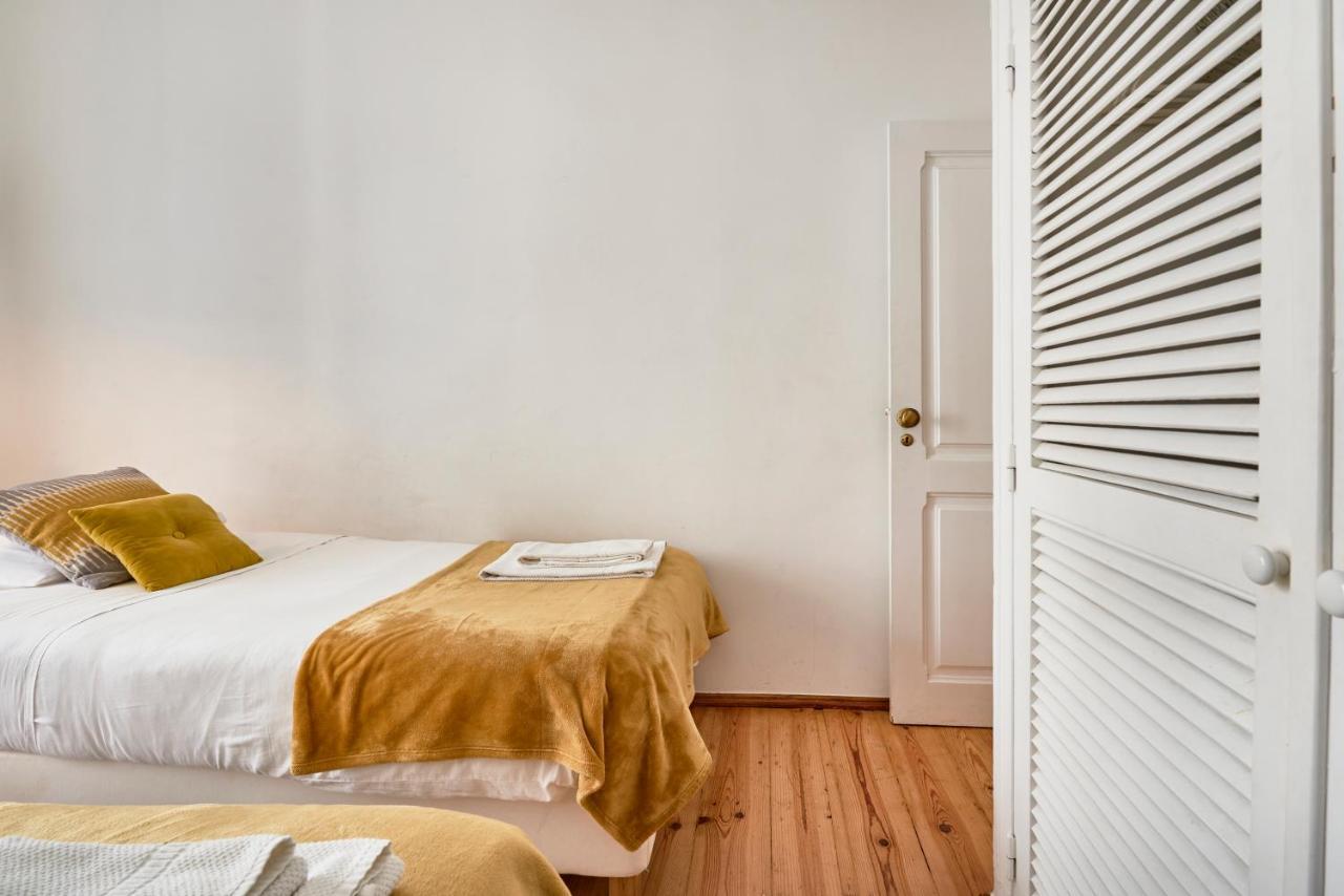 Spacious Bairro Alto Apartment With Courtyard, By Timecooler Lissabon Buitenkant foto