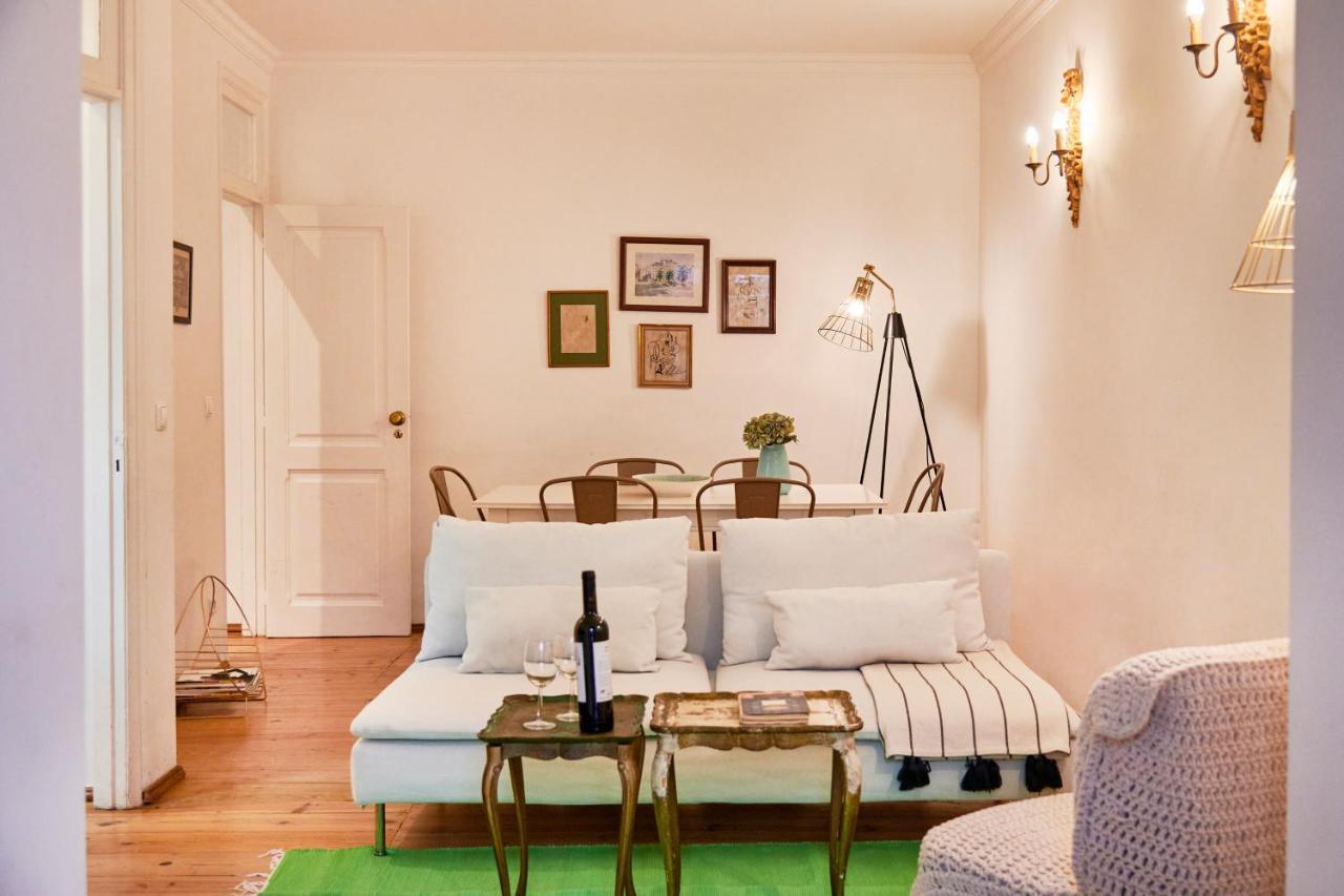 Spacious Bairro Alto Apartment With Courtyard, By Timecooler Lissabon Buitenkant foto