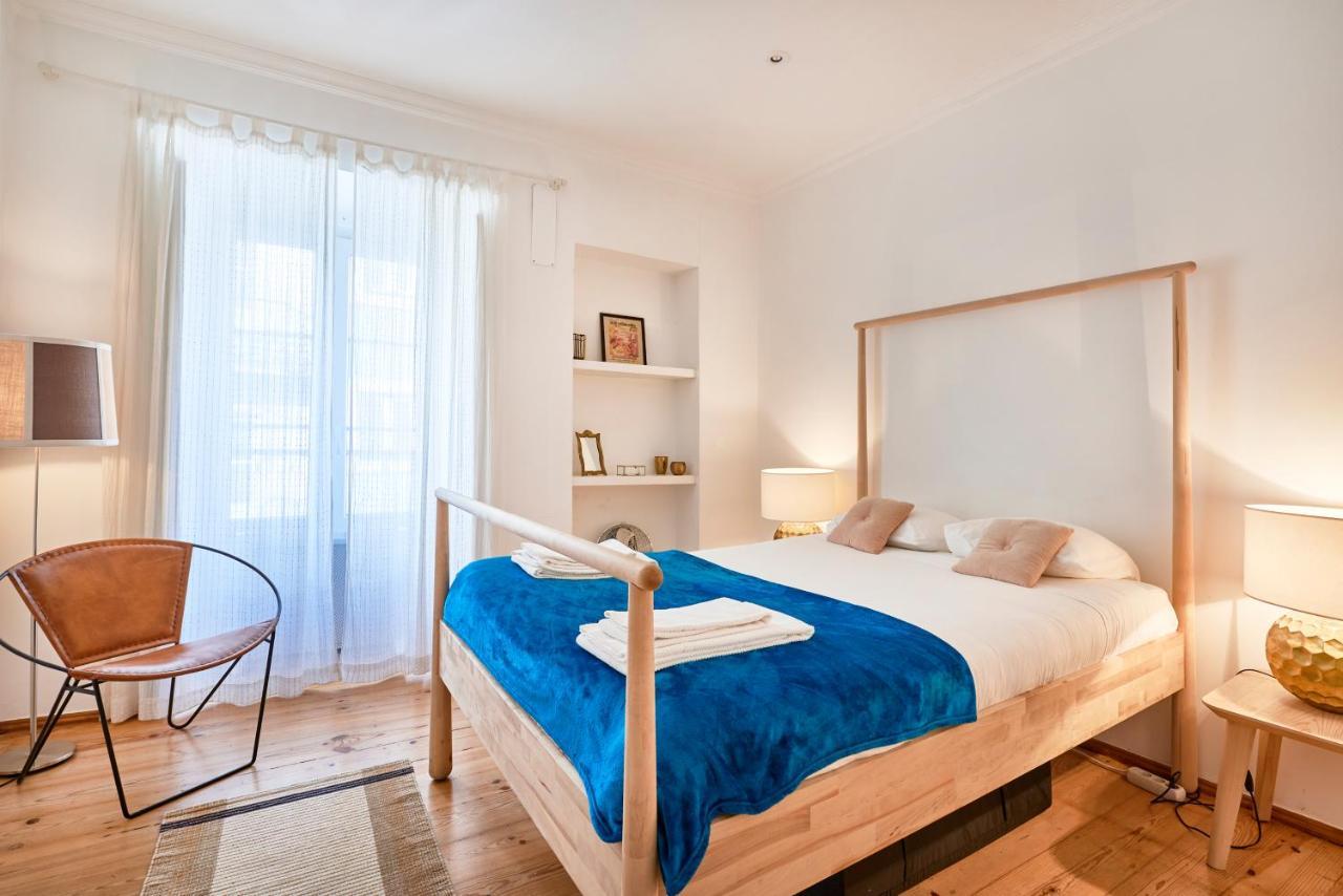 Spacious Bairro Alto Apartment With Courtyard, By Timecooler Lissabon Buitenkant foto