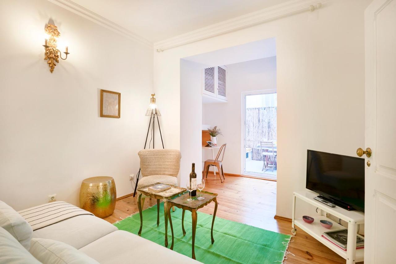 Spacious Bairro Alto Apartment With Courtyard, By Timecooler Lissabon Buitenkant foto