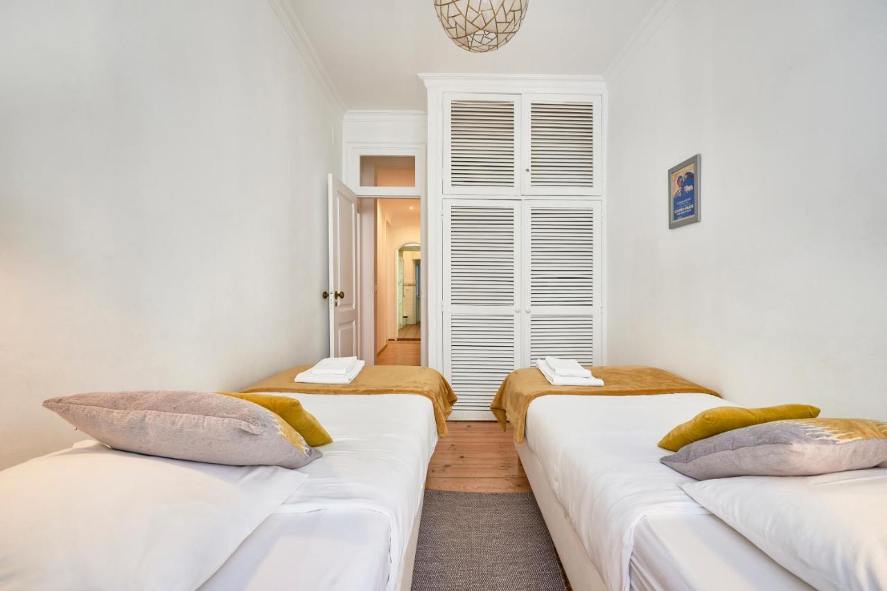 Spacious Bairro Alto Apartment With Courtyard, By Timecooler Lissabon Buitenkant foto
